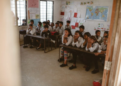 PATRIZIA School Dhoksan, Nepal - Klasse während Unterricht