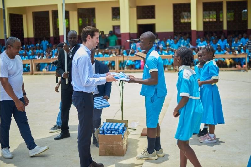 Ekoum bei der Eröffnung der PATRIZIA School Bafia, Kamerun